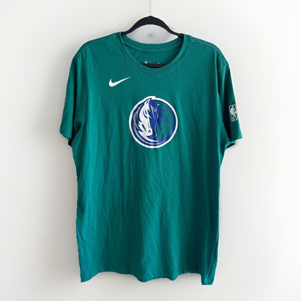 Dallas Mavericks Nike Green 2021/22 City Edition Luka Dončić 77 Large